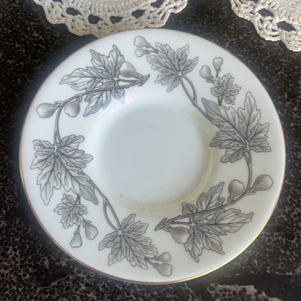 EUC Wedgewood Ashford grey demitasse cup, and saucer set discontinued - Picture 4 of 6